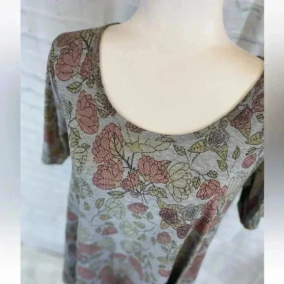 LulaRoe Perfect T Swing Side Slit Tee T Shirt Womens XS Muted Gray Artsy flower - Picture 4 of 16